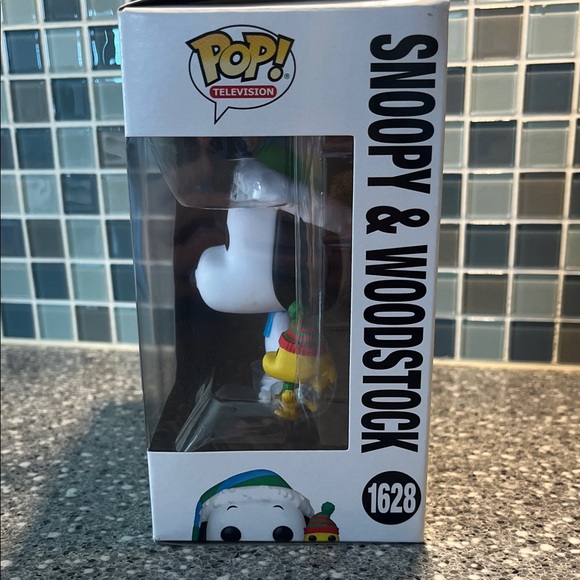 Funko Pop Peanuts Snoopy & Woodstock with Blue and Green Accents - Picture 3 of 8